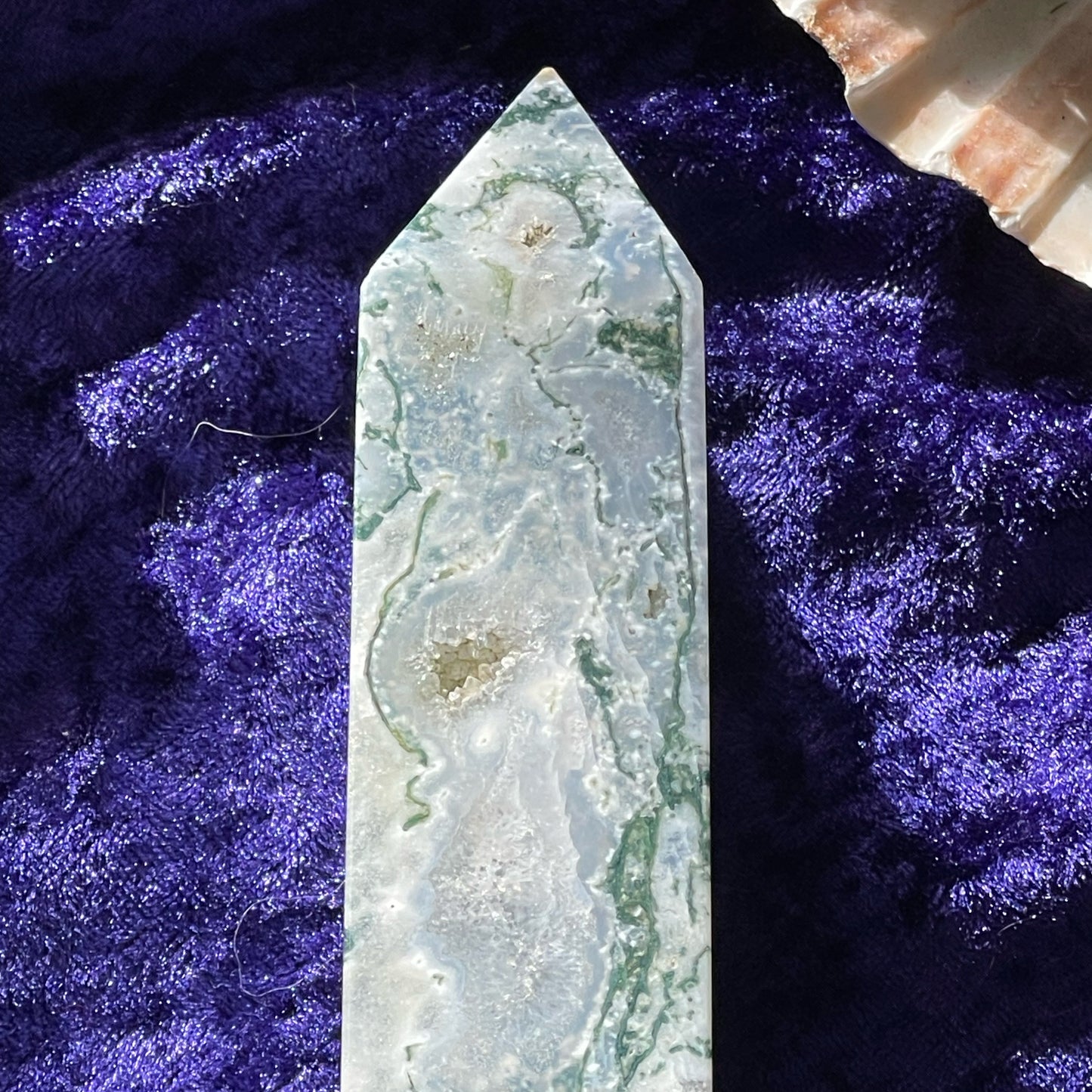 17.5cm Moss Agate Tower With Druze